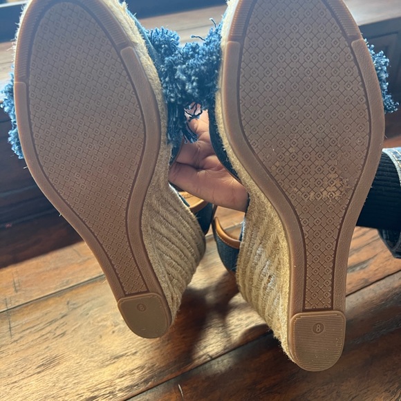 Tory Burch Wedge Heel. - Picture 4 of 4